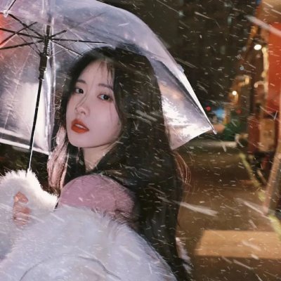 生活在惊恐中海报