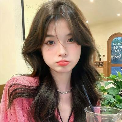 摩纳哥女孩海报